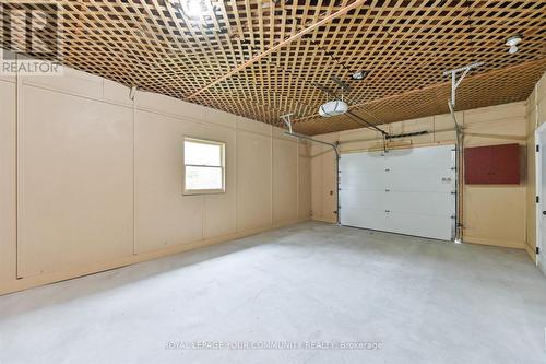 6162 Highway 9, New Tecumseth, ON - Indoor Photo Showing Garage