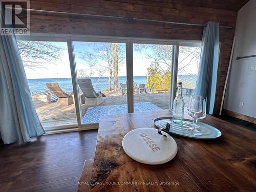 10 Fox Island, Georgina Islands (Fox Island), ON - Indoor Photo Showing Other Room