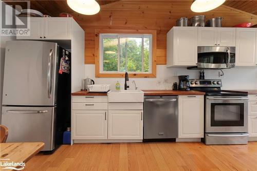 242 Is 90 Six Mi Lake Road, Georgian Bay, ON - Indoor Photo Showing Kitchen