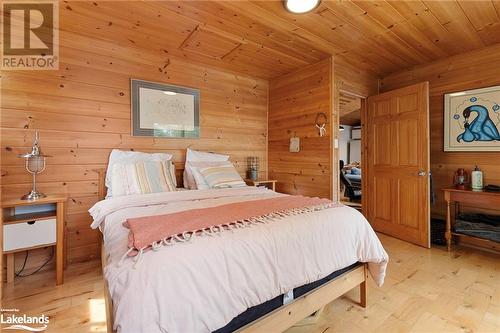 242 Is 90 Six Mi Lake Road, Georgian Bay, ON - Indoor Photo Showing Bedroom