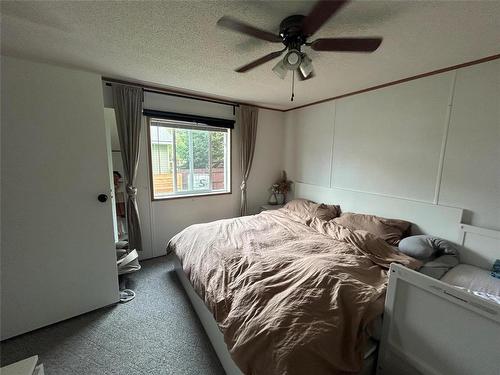 73 Baron Bay, Carberry, MB - Indoor Photo Showing Bedroom