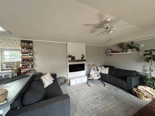 73 Baron Bay, Carberry, MB - Indoor Photo Showing Living Room