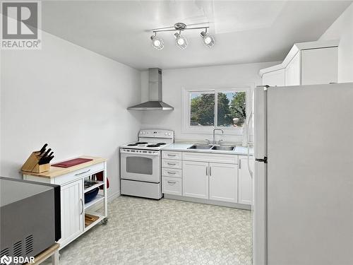 81 Dunnett Boulevard, Belleville, ON - Indoor Photo Showing Kitchen With Double Sink