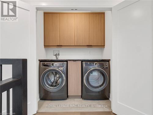 153 G Port Robinson Road, Pelham, ON - Indoor Photo Showing Laundry Room