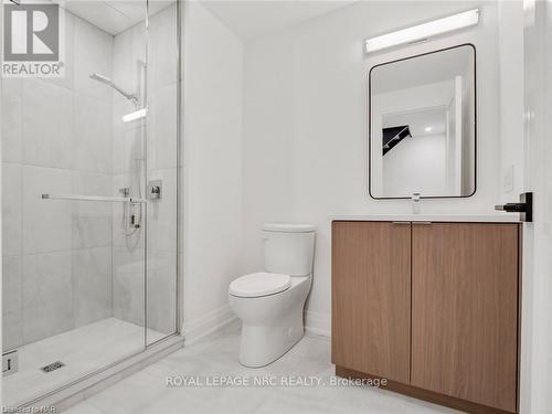 153 G Port Robinson Road, Pelham, ON - Indoor Photo Showing Bathroom