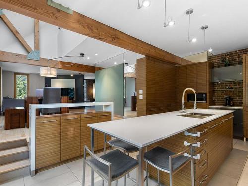 Kitchen - 5960 Av. De Charette, Montréal (Mercier/Hochelaga-Maisonneuve), QC - Indoor Photo Showing Kitchen With Double Sink