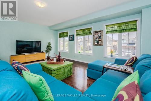 565 Sundew Drive, Waterloo, ON - Indoor Photo Showing Living Room