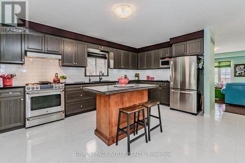 565 Sundew Drive, Waterloo, ON - Indoor Photo Showing Kitchen