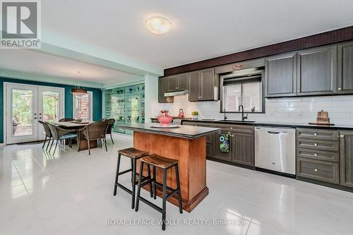 565 Sundew Drive, Waterloo, ON - Indoor Photo Showing Kitchen