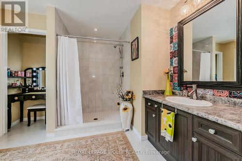 565 Sundew Drive, Waterloo, ON - Indoor Photo Showing Bathroom