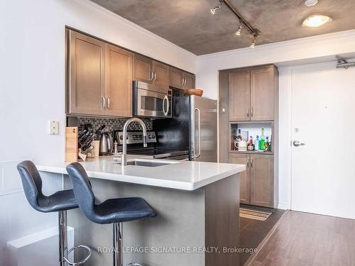 212-255 Richmond St E, Toronto, ON - Indoor Photo Showing Kitchen