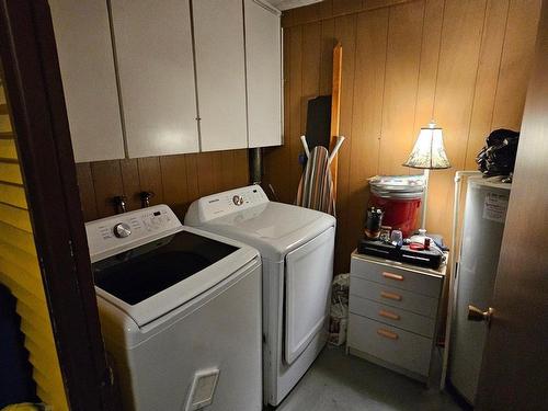 Laundry room - 711 Rue Spence, Shawinigan, QC - Indoor Photo Showing Laundry Room