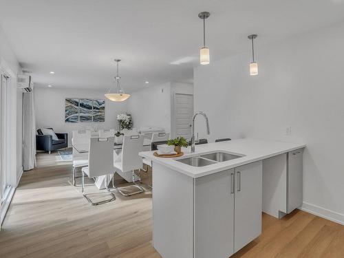 Cuisine - 14A Ch. Crouch, Val-Des-Monts, QC - Indoor Photo Showing Kitchen With Double Sink With Upgraded Kitchen