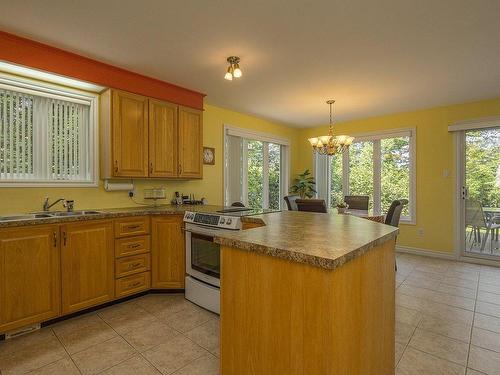 Kitchen - 12 Ch. Des Feuillages, Weedon, QC - Indoor Photo Showing Kitchen With Double Sink