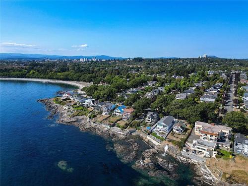 1659 Hollywood Cres, Victoria, BC 