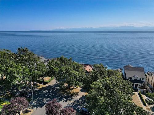 1659 Hollywood Cres, Victoria, BC 