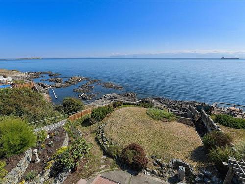 1659 Hollywood Cres, Victoria, BC 