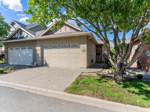 112-2920 Valleyview Drive, Kamloops, BC - Outdoor