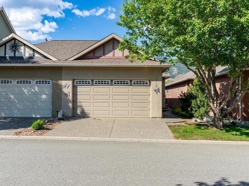 112-2920 Valleyview Drive, Kamloops, BC - Outdoor