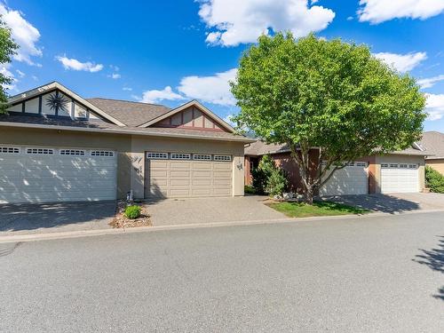 112-2920 Valleyview Drive, Kamloops, BC - Outdoor