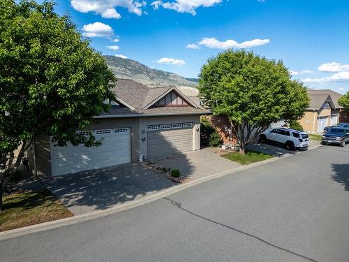 112-2920 Valleyview Drive, Kamloops, BC - Outdoor