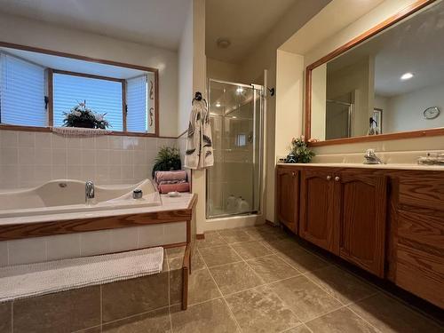 2265 Cleasby Street, Merritt, BC - Indoor Photo Showing Bathroom