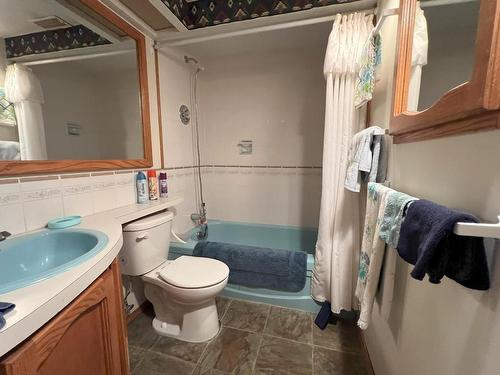 2265 Cleasby Street, Merritt, BC - Indoor Photo Showing Bathroom