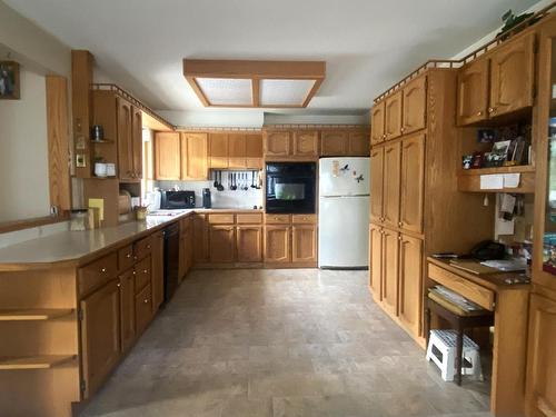 2265 Cleasby Street, Merritt, BC - Indoor Photo Showing Kitchen