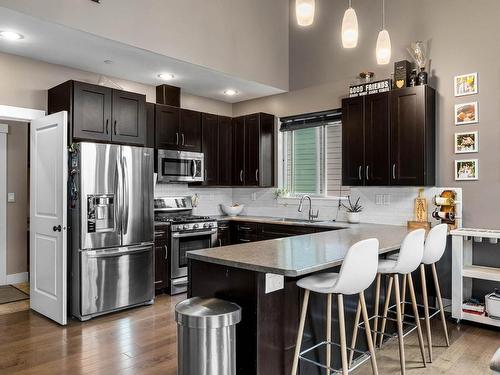 8774 Badger Drive, Kamloops, BC - Indoor Photo Showing Kitchen With Upgraded Kitchen