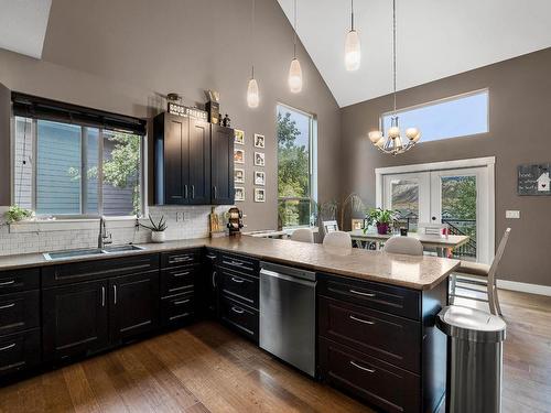 8774 Badger Drive, Kamloops, BC - Indoor Photo Showing Kitchen With Double Sink