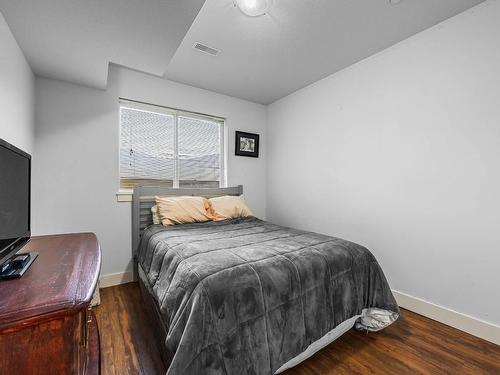 8774 Badger Drive, Kamloops, BC - Indoor Photo Showing Bedroom