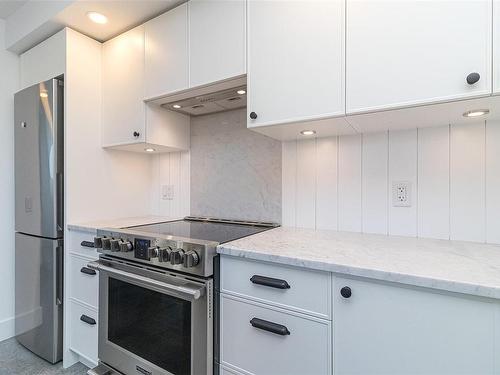 1-230 Wilson St, Victoria, BC - Indoor Photo Showing Kitchen