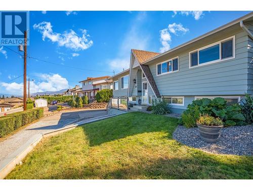 842 Mckenzie Road, Kelowna, BC - Outdoor