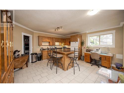 1953 Bayview Court, West Kelowna, BC - Indoor Photo Showing Dining Room