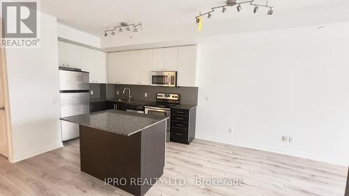 204 - 8 Fieldway Road W, Toronto (Islington-City Centre West), ON - Indoor Photo Showing Kitchen