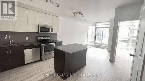 204 - 8 Fieldway Road W, Toronto (Islington-City Centre West), ON - Indoor Photo Showing Kitchen