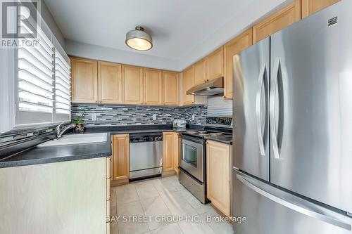 2554 Dashwood Drive, Oakville, ON - Indoor Photo Showing Kitchen With Double Sink