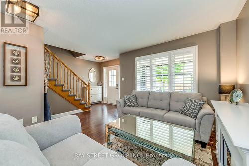 2554 Dashwood Drive, Oakville (West Oak Trails), ON - Indoor Photo Showing Living Room