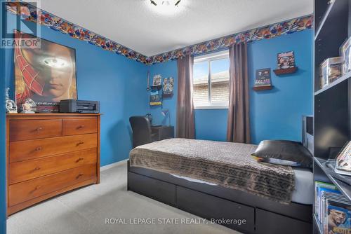 30 Philomena Drive, Hamilton, ON - Indoor Photo Showing Bedroom