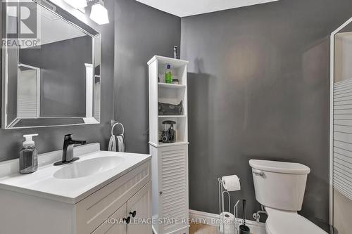 30 Philomena Drive, Hamilton, ON - Indoor Photo Showing Bathroom