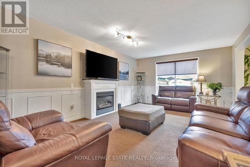 30 Philomena Drive, Hamilton (Falkirk), ON - Indoor Photo Showing Living Room With Fireplace