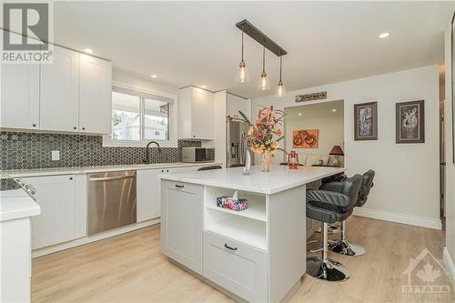 343 Harry Street, Renfrew, ON - Indoor Photo Showing Kitchen With Upgraded Kitchen