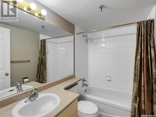 1004 717 Victoria Avenue, Saskatoon, SK - Indoor Photo Showing Bathroom