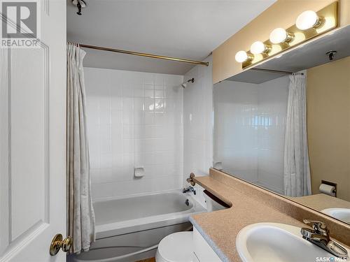 1004 717 Victoria Avenue, Saskatoon, SK - Indoor Photo Showing Bathroom