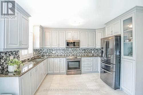 155 Mohawk Road E, Hamilton (Greeningdon), ON - Indoor Photo Showing Kitchen With Double Sink With Upgraded Kitchen