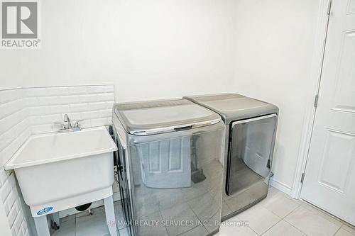 155 Mohawk Road E, Hamilton (Greeningdon), ON - Indoor Photo Showing Laundry Room