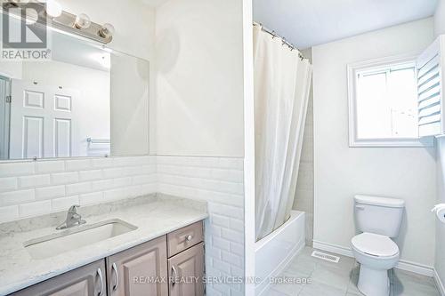 155 Mohawk Road E, Hamilton (Greeningdon), ON - Indoor Photo Showing Bathroom