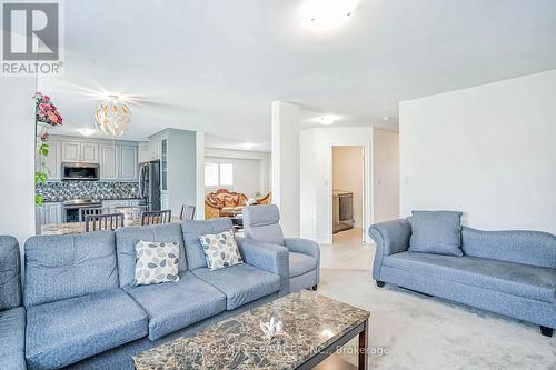 155 Mohawk Road E, Hamilton, ON - Indoor Photo Showing Living Room