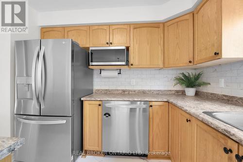 3262 Maidstone Lane, London, ON - Indoor Photo Showing Kitchen