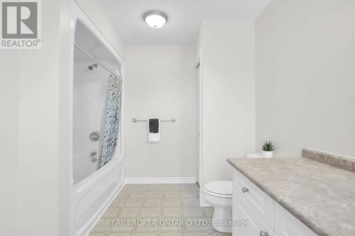 3262 Maidstone Lane, London, ON - Indoor Photo Showing Bathroom